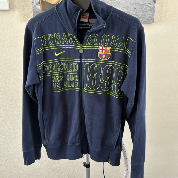 Nike Barcelona Soccer sweatshirt/swearer with full zipper - Picture 1 of 9